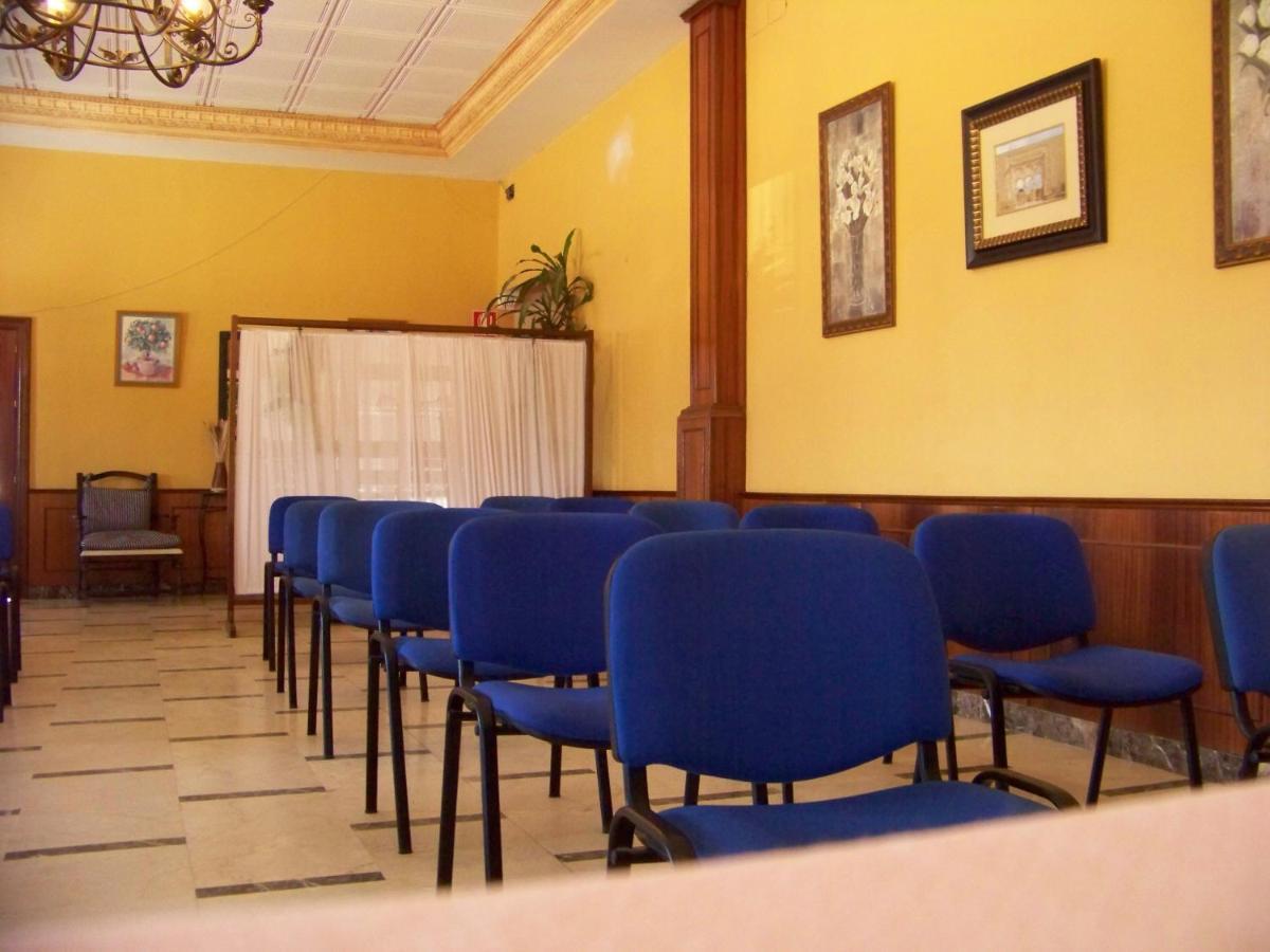 Hostal El Lirio Больюльйос-Пар-дель-Кондадо Номер фото