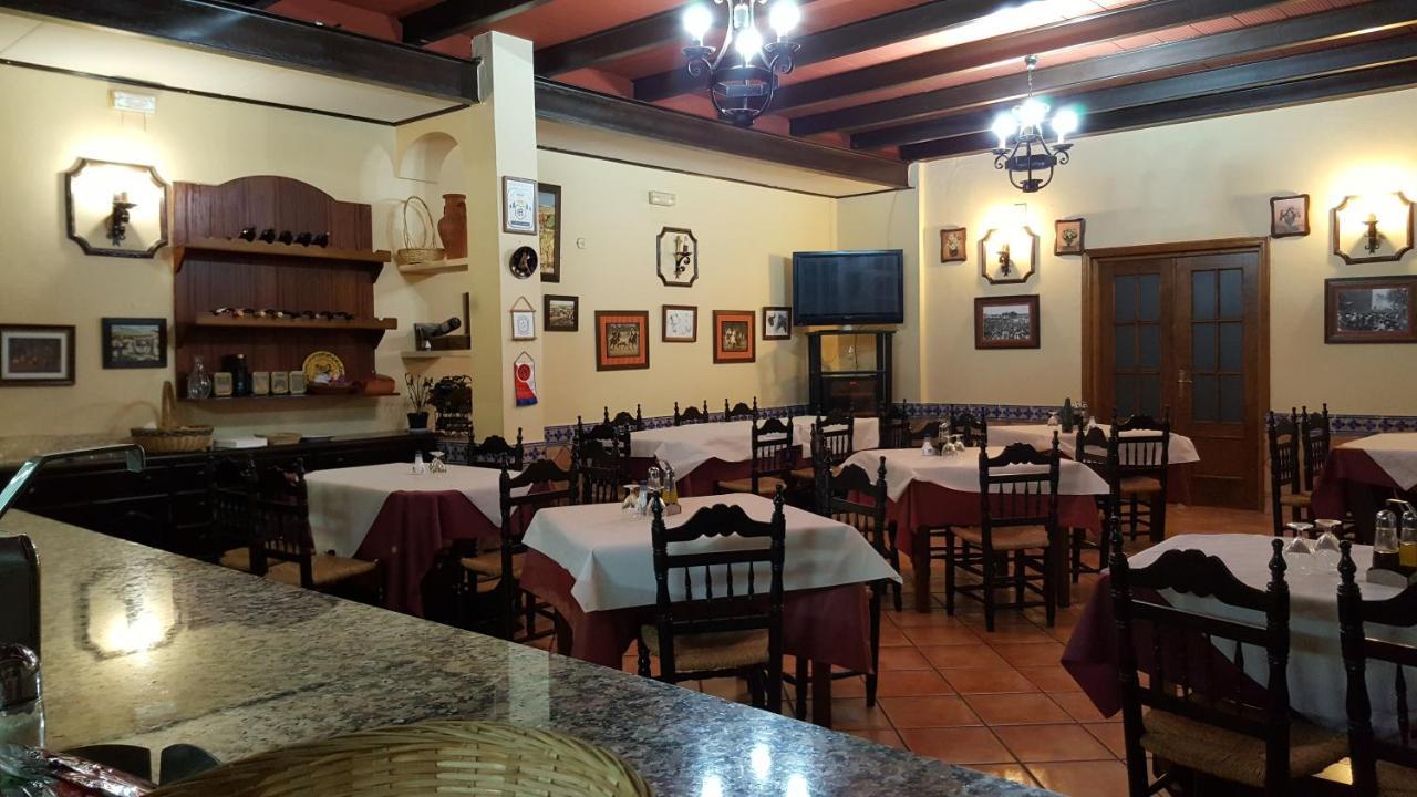 Hostal El Lirio Больюльйос-Пар-дель-Кондадо Екстер'єр фото