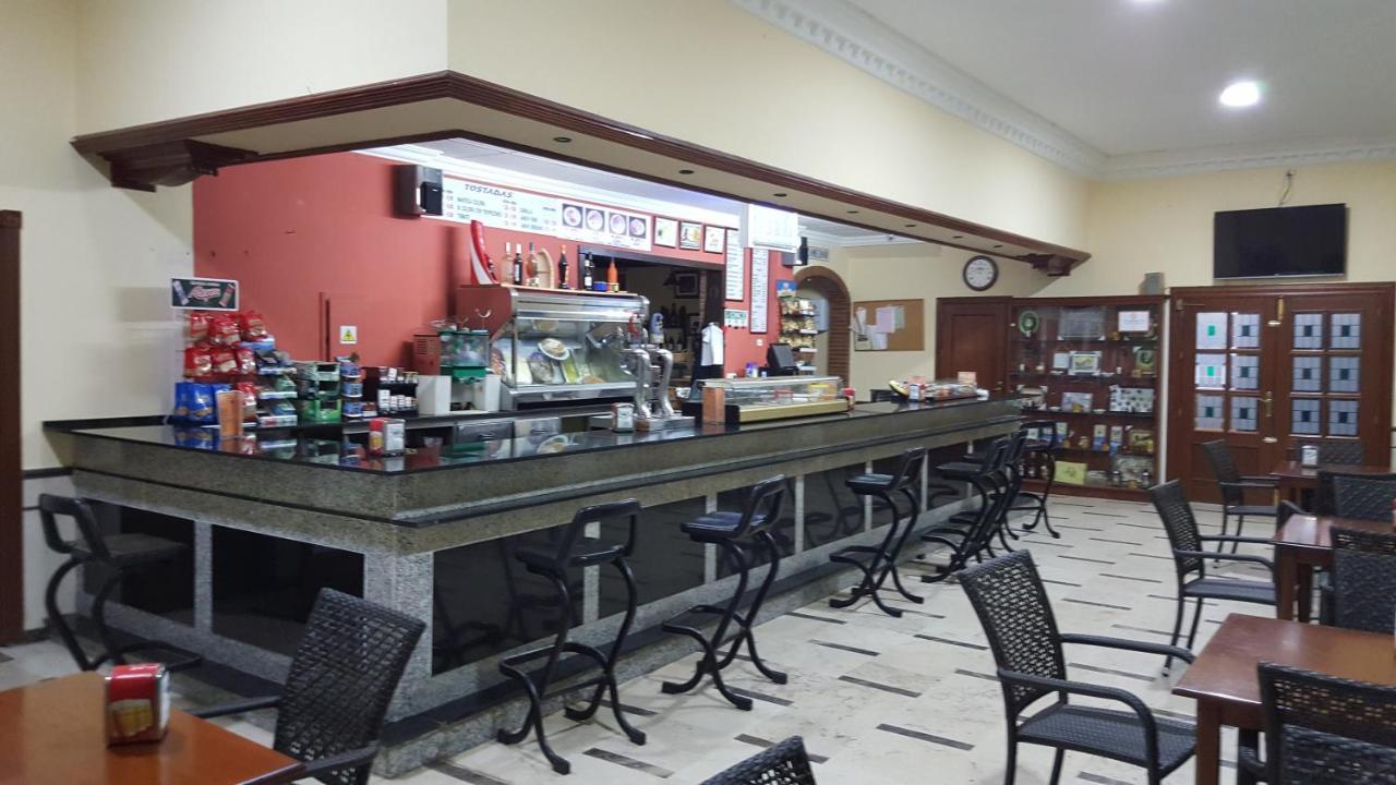Hostal El Lirio Больюльйос-Пар-дель-Кондадо Екстер'єр фото