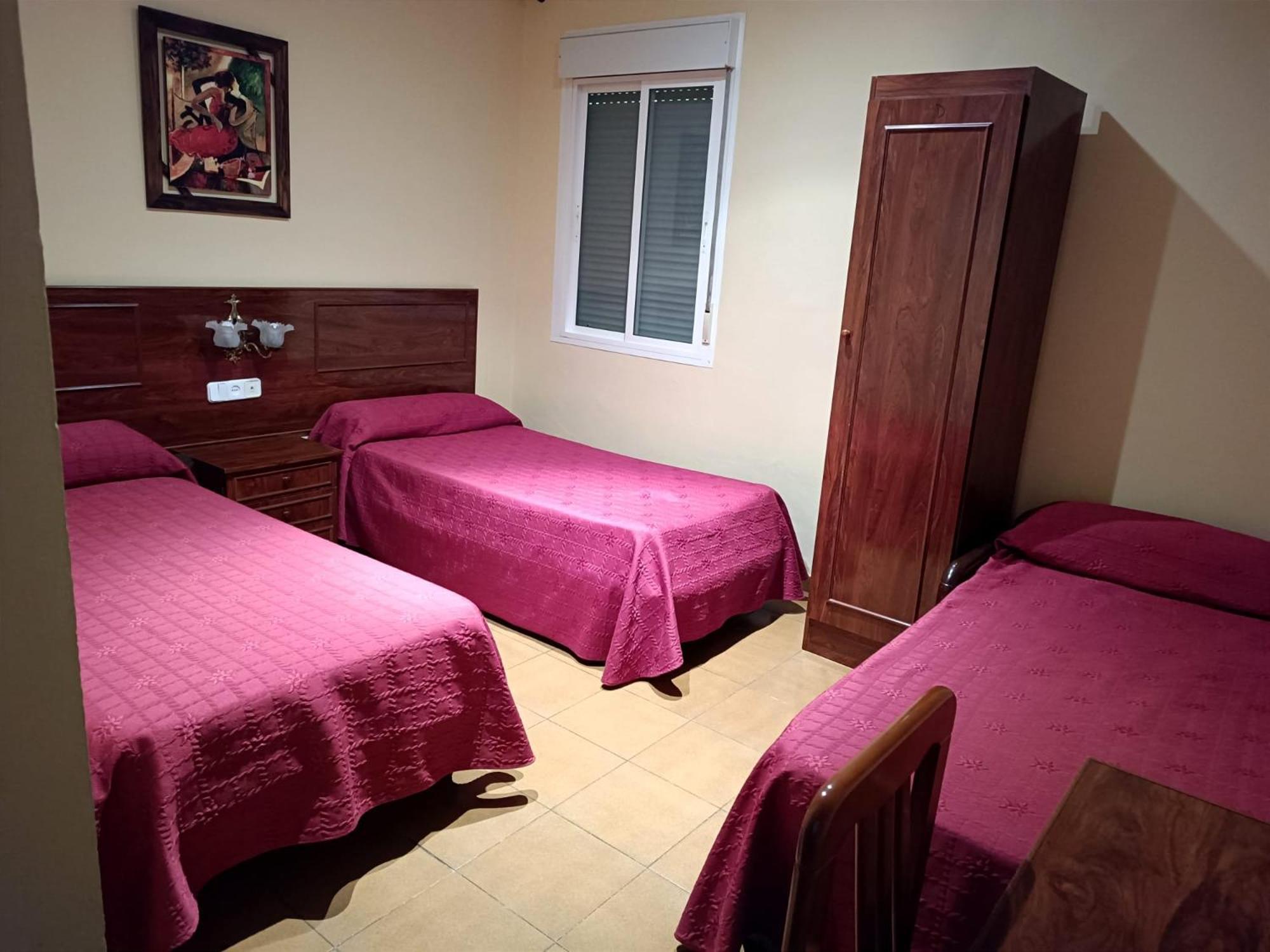 Hostal El Lirio Больюльйос-Пар-дель-Кондадо Екстер'єр фото