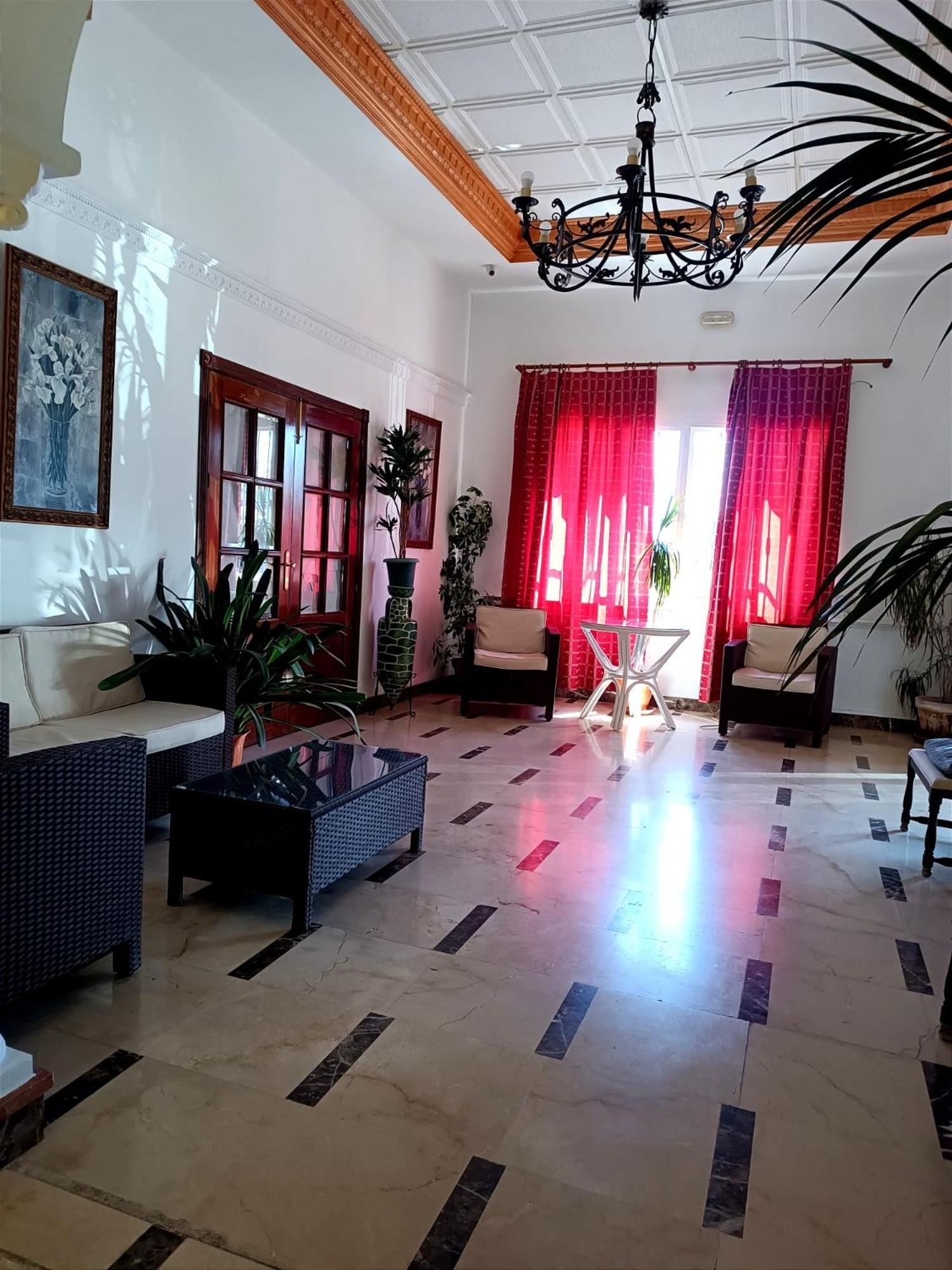 Hostal El Lirio Больюльйос-Пар-дель-Кондадо Екстер'єр фото