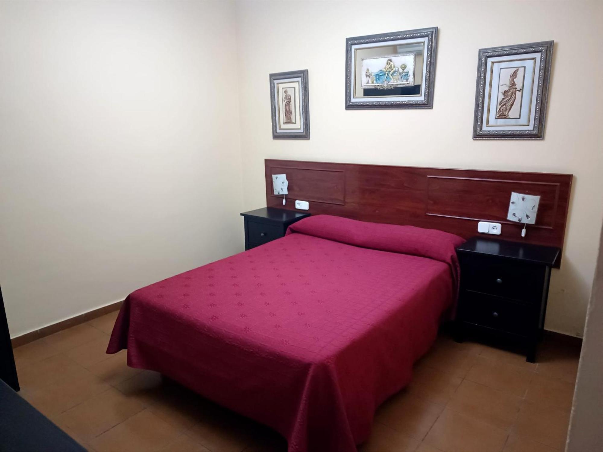 Hostal El Lirio Больюльйос-Пар-дель-Кондадо Екстер'єр фото