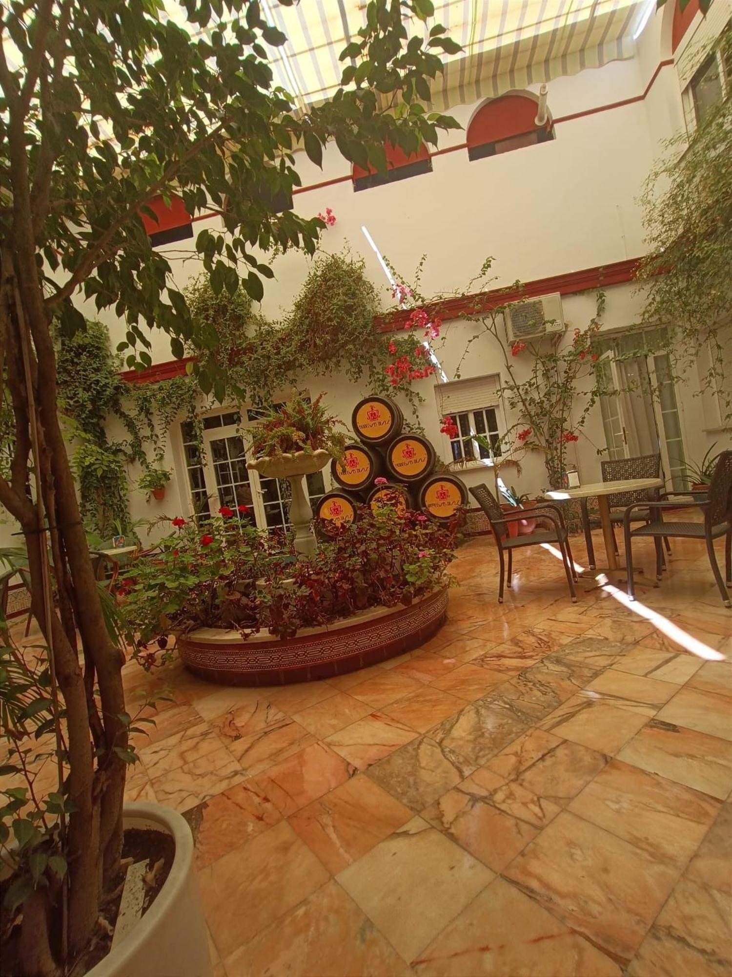Hostal El Lirio Больюльйос-Пар-дель-Кондадо Екстер'єр фото