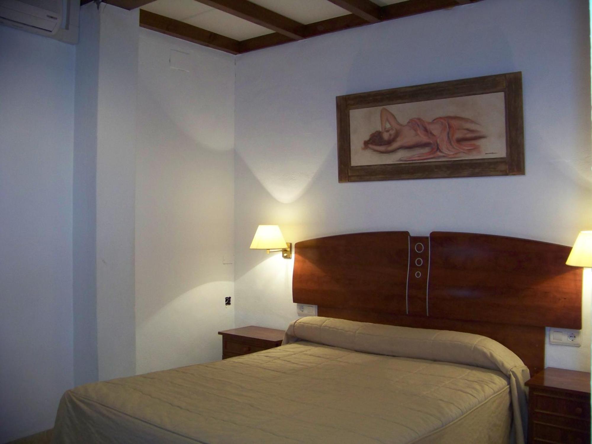 Hostal El Lirio Больюльйос-Пар-дель-Кондадо Екстер'єр фото